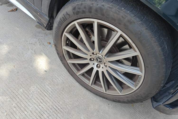 Used Mercedes-Benz GLS 2022 Second Facelift GLS 450 4MATIC Luxury Edition Right Front Wheel Hub