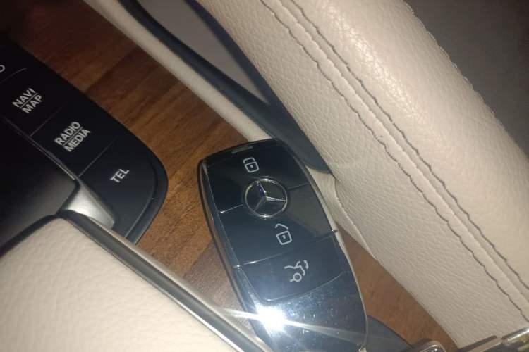 Used Mercedes-Benz GLS 2022 Second Facelift GLS 450 4MATIC Luxury Edition Vehicle Key