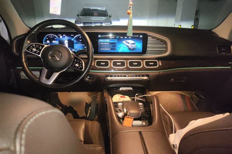 Used Mercedes-Benz GLS 2022 GLS 450 4MATIC Stylish Model Center Console