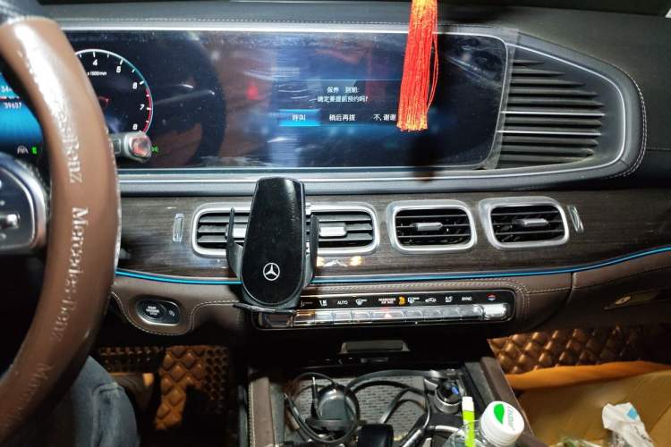 Used Mercedes-Benz GLS 2023 Refresh GLS 450 4MATIC Fashion Edition Audio And AC Panel