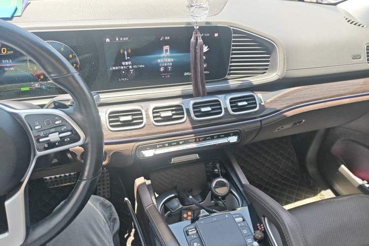 Used Mercedes-Benz GLS 2023 GLS 450 4MATIC Stylish Model Audio And AC Panel