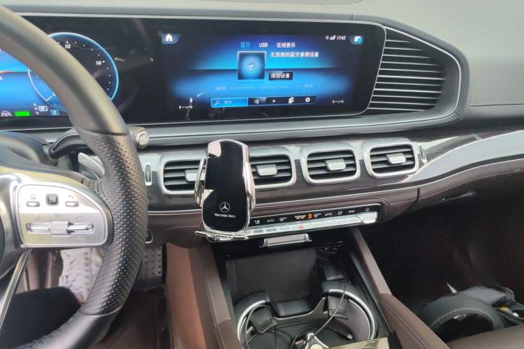Used Mercedes-Benz GLS 2023 Second Facelift GLS 450 4MATIC Stylish Version Audio And AC Panel