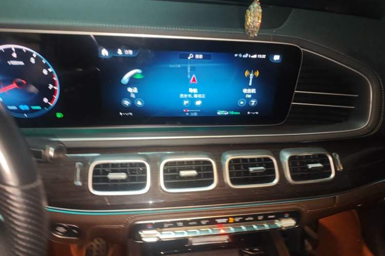 Used Mercedes-Benz GLS 2023 GLS 450 4MATIC Stylish Model Audio And AC Panel