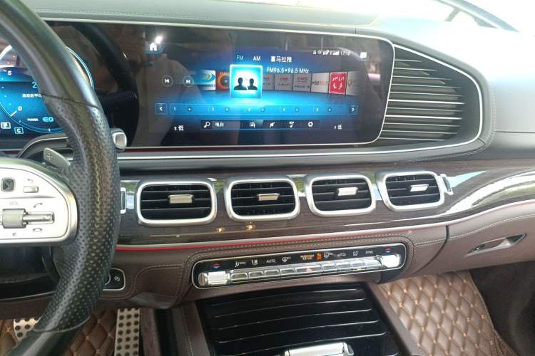 Used Mercedes-Benz GLS 2023 GLS 450 4MATIC Stylish Model Audio And AC Panel