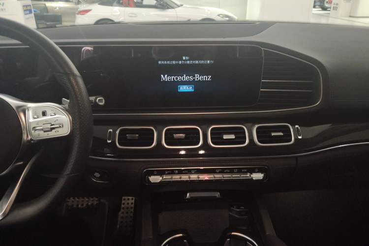 Used Mercedes-Benz GLS 2023 GLS 450 4MATIC Stylish Model Audio And AC Panel