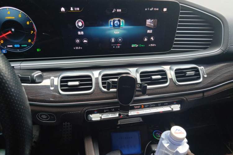 Used Mercedes-Benz GLS 2023 GLS 450 4MATIC Stylish Model Audio And AC Panel