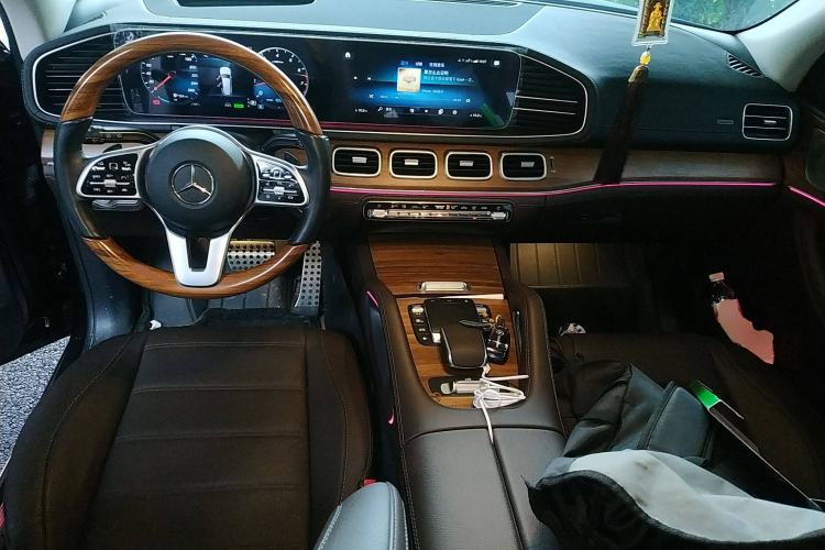 Used Mercedes-Benz GLS 2023 Refreshed GLS 450 4MATIC Luxury Edition Center Console