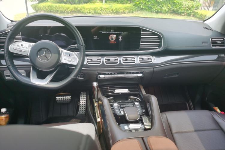 Used Mercedes-Benz GLS 2023 Refresh GLS 450 4MATIC Fashion Edition Center Console