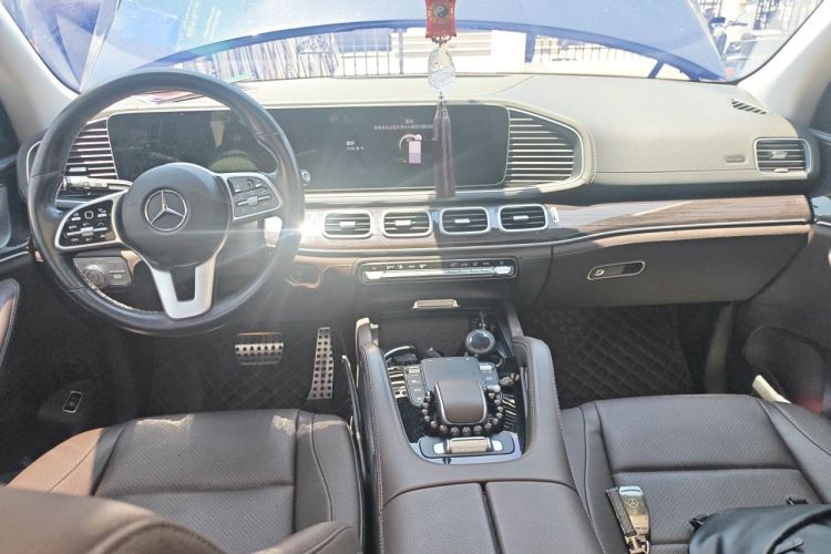 Used Mercedes-Benz GLS 2023 GLS 450 4MATIC Stylish Model Center Console