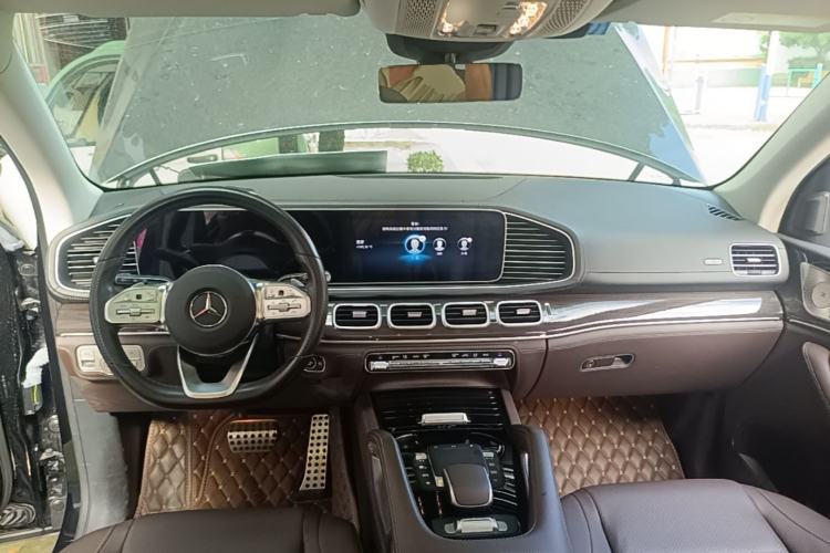 Used Mercedes-Benz GLS 2023 GLS 450 4MATIC Stylish Model Center Console