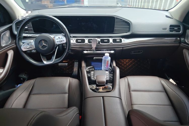Used Mercedes-Benz GLS 2023 GLS 450 4MATIC Stylish Model Center Console