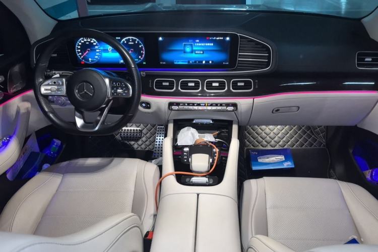 Used Mercedes-Benz GLS 2023 Refresh GLS 450 4MATIC Fashion Edition Center Console