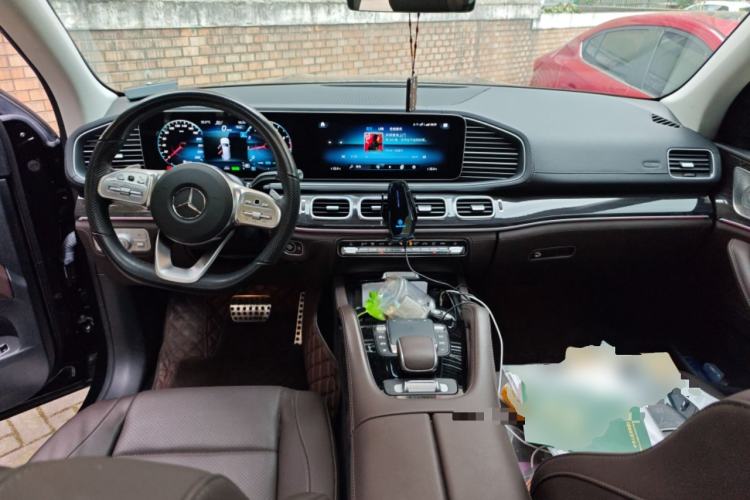 Used Mercedes-Benz GLS 2023 Second Facelift GLS 450 4MATIC Stylish Version Center Console