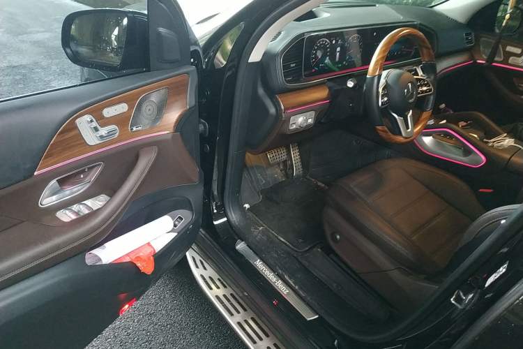 Used Mercedes-Benz GLS 2023 Refreshed GLS 450 4MATIC Luxury Edition Driver Seat