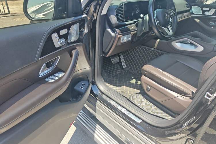 Used Mercedes-Benz GLS 2023 GLS 450 4MATIC Stylish Model Driver Seat