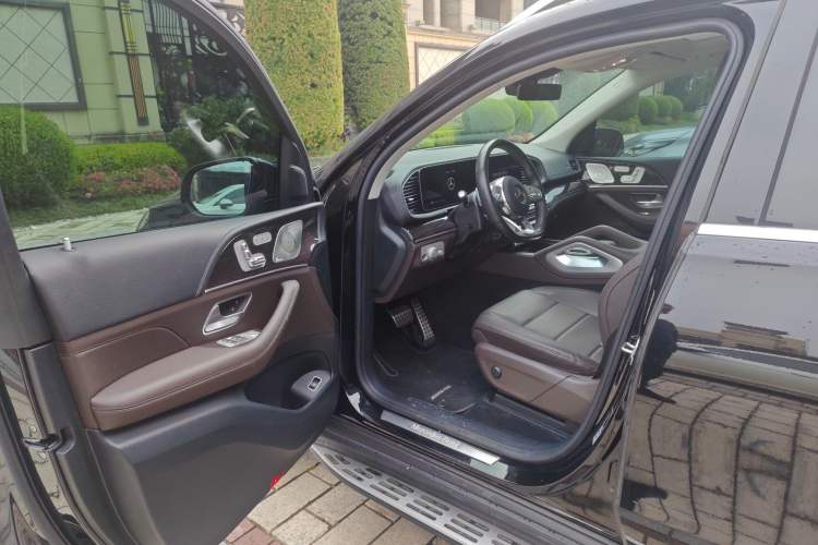 Used Mercedes-Benz GLS 2023 Refresh GLS 450 4MATIC Fashion Edition Driver Seat
