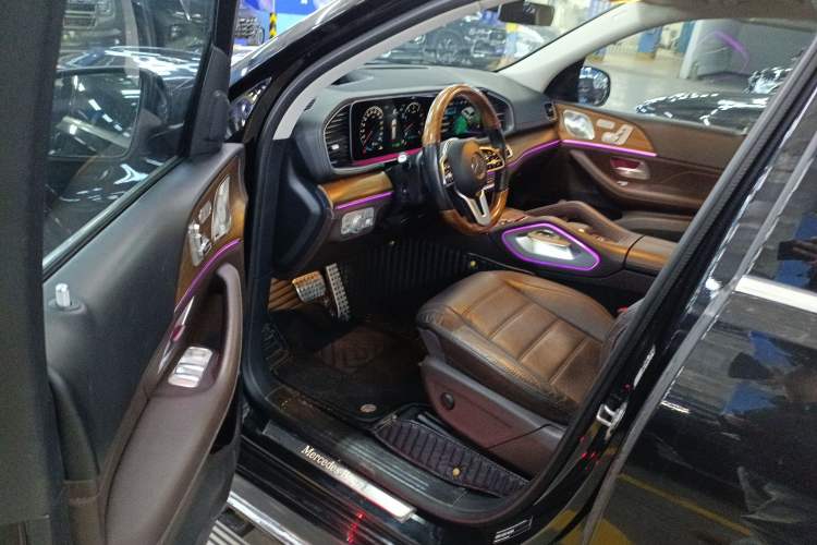 Used Mercedes-Benz GLS 2023 Second Facelift GLS 450 4MATIC Luxury Edition Driver Seat