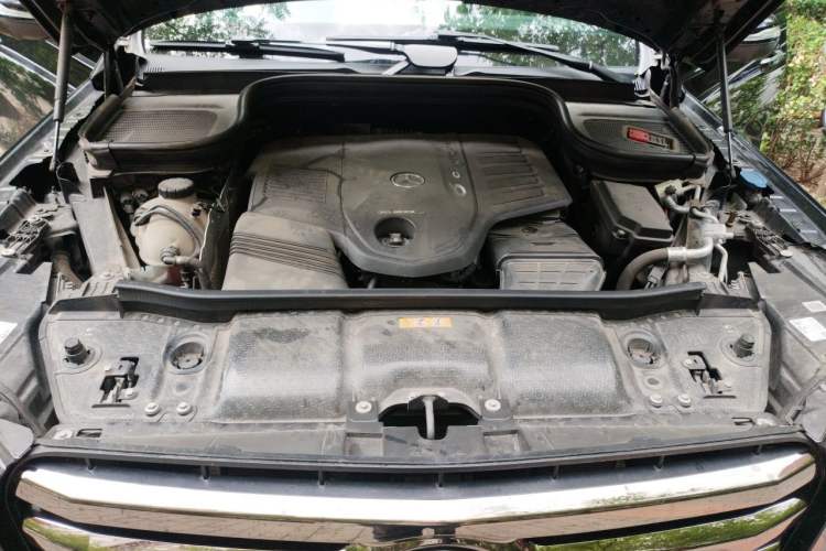 Used Mercedes-Benz GLS  Engine Bay