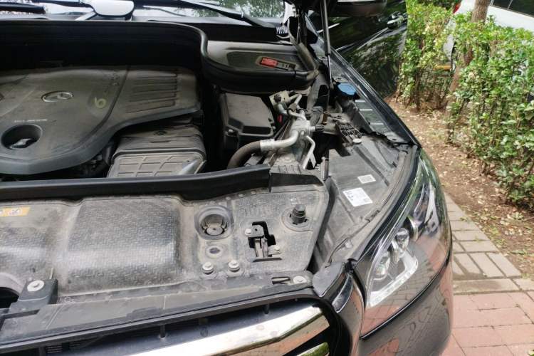 Used Mercedes-Benz GLS  Engine Bay Left