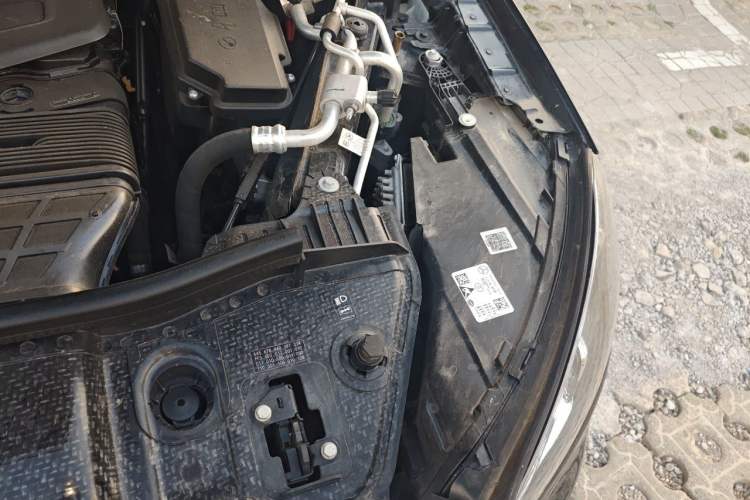 Used Mercedes-Benz GLS 2023 GLS 450 4MATIC Luxury Model Engine Bay Left