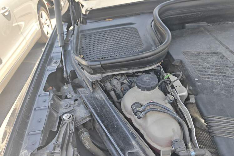 Used Mercedes-Benz GLS 2023 GLS 450 4MATIC Stylish Model Engine Bay Right