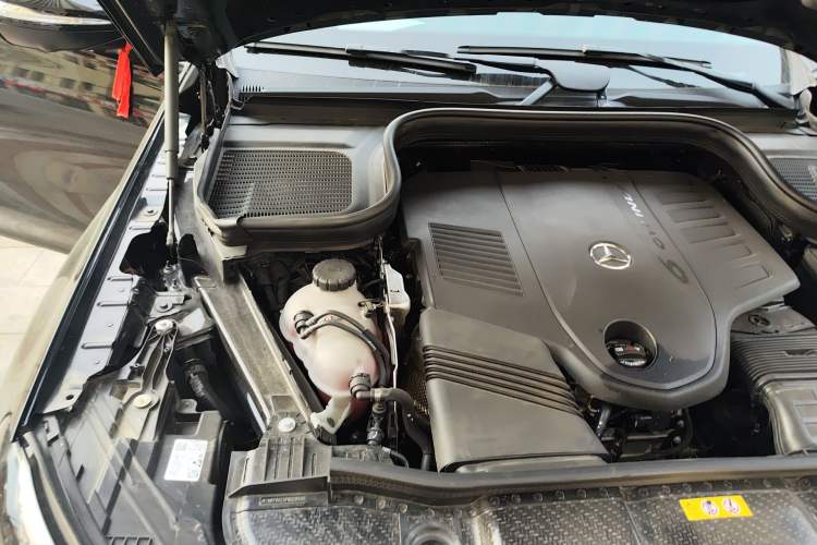 Used Mercedes-Benz GLS 2023 Second Facelift GLS 450 4MATIC Stylish Version Engine Bay Right