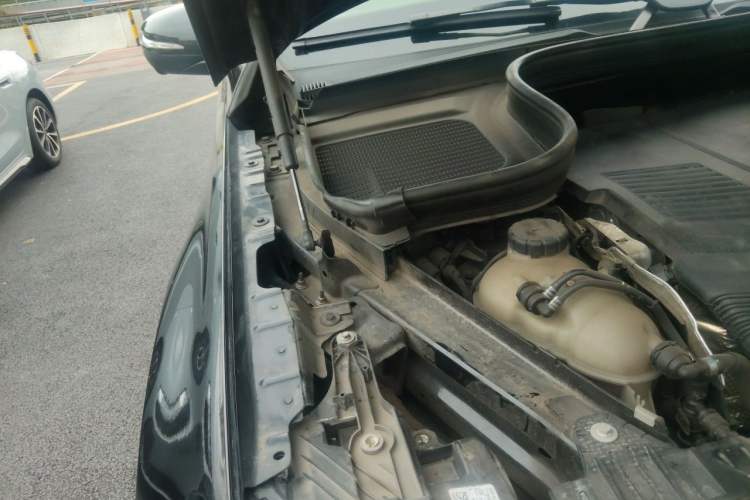 Used Mercedes-Benz GLS 2023 GLS 450 4MATIC Stylish Model Engine Bay Right