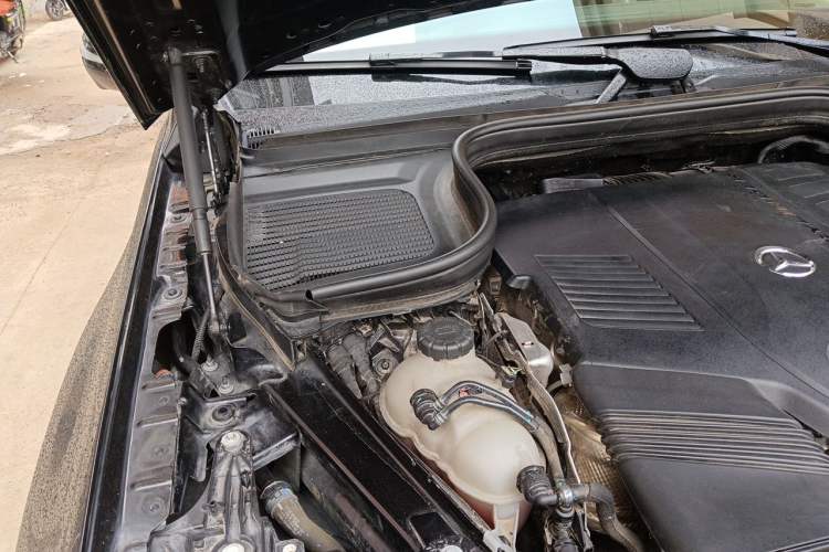 Used Mercedes-Benz GLS 2023 GLS 450 4MATIC Stylish Model Engine Bay Right