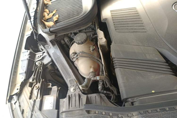 Used Mercedes-Benz GLS 2023 GLS 450 4MATIC Stylish Model Engine Bay Right
