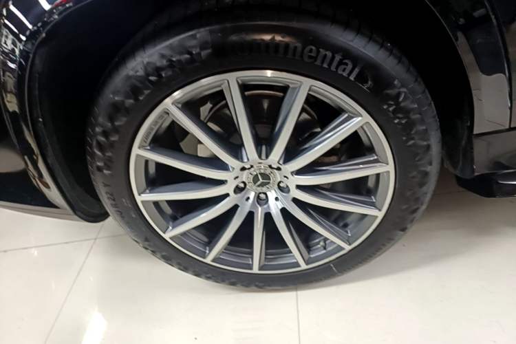 Used Mercedes-Benz GLS 2023 Second Facelift GLS 450 4MATIC Luxury Edition Exterior 5