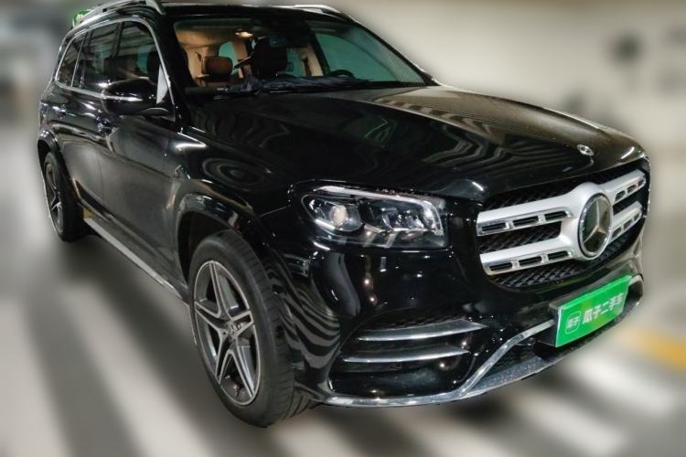 Used Mercedes-Benz GLS 2023 Second Facelift GLS 450 4MATIC Stylish Version Front Right 45 Deg