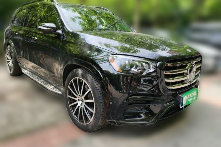 Used Mercedes-Benz GLS  Front Right 45 Deg