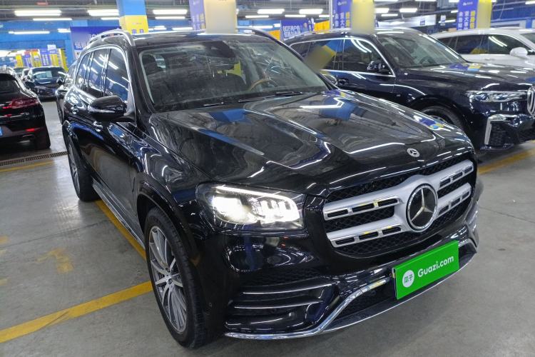 Used Mercedes-Benz GLS 2023 Second Facelift GLS 450 4MATIC Luxury Edition Front Right 45 Deg