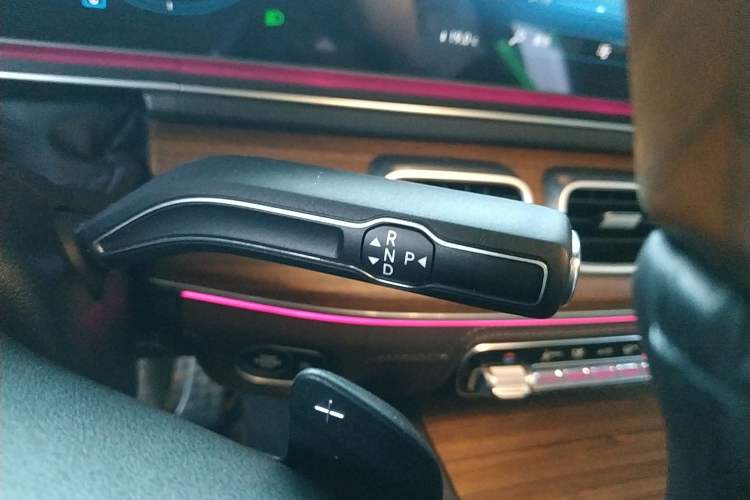 Used Mercedes-Benz GLS 2023 Refreshed GLS 450 4MATIC Luxury Edition Gear Lever