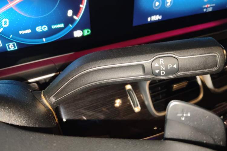 Used Mercedes-Benz GLS 2023 Second Facelift GLS 450 4MATIC Stylish Version Gear Lever