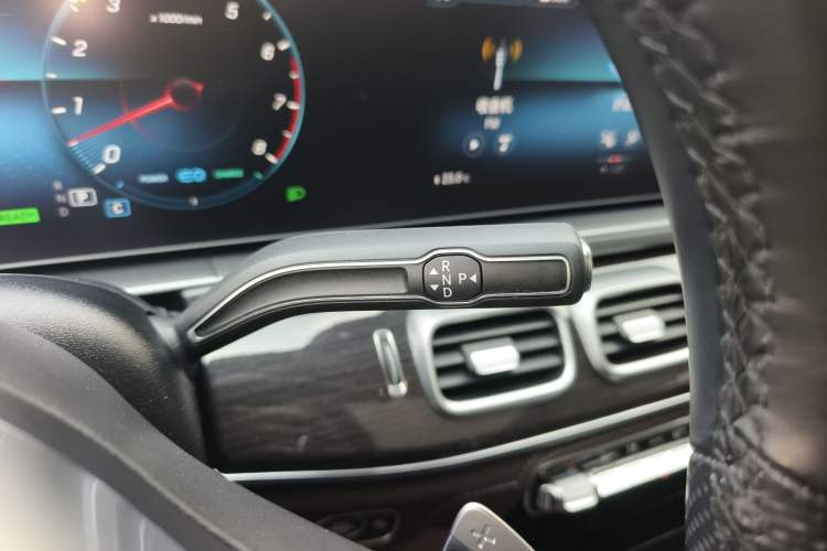 Used Mercedes-Benz GLS 2023 Second Facelift GLS 450 4MATIC Stylish Version Gear Lever