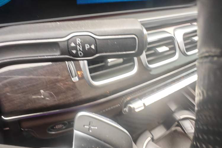 Used Mercedes-Benz GLS 2023 Refresh GLS 450 4MATIC Fashion Edition Gear Lever