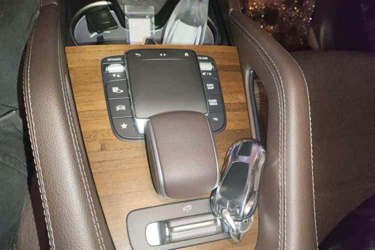 Used Mercedes-Benz GLS 2023 GLS 450 4MATIC Luxury Model Gear Lever