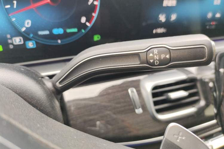 Used Mercedes-Benz GLS 2023 Second Facelift GLS 450 4MATIC Stylish Version Gear Lever