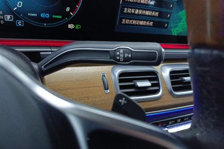 Used Mercedes-Benz GLS 2023 Second Facelift GLS 450 4MATIC Luxury Edition Gear Lever
