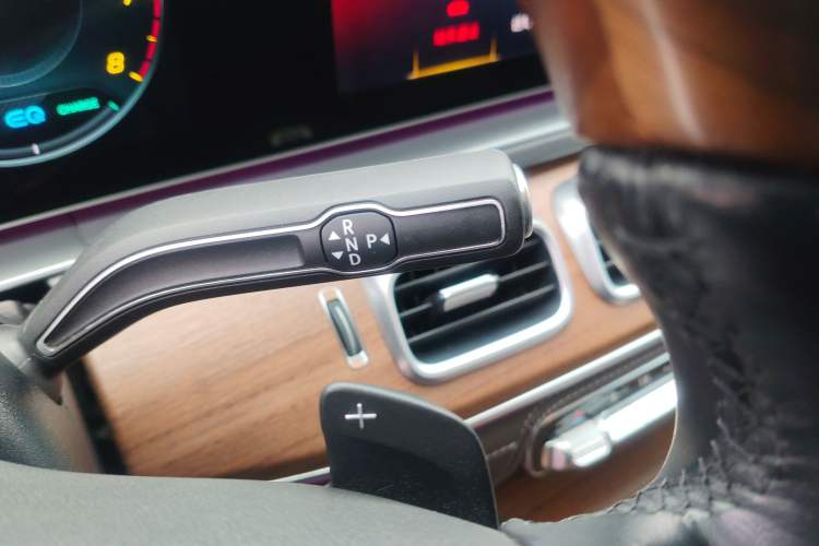Used Mercedes-Benz GLS 2023 Refreshed GLS 450 4MATIC Luxury Edition Gear Lever