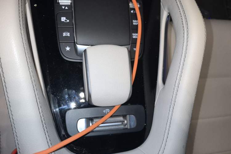 Used Mercedes-Benz GLS 2023 Refresh GLS 450 4MATIC Fashion Edition Gear Lever