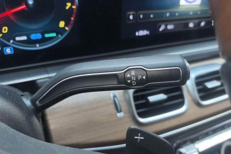 Used Mercedes-Benz GLS 2023 GLS 450 4MATIC Luxury Model Gear Lever