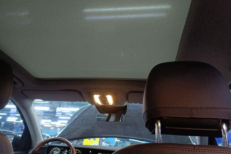 Used Mercedes-Benz GLS 2023 Second Facelift GLS 450 4MATIC Luxury Edition Headliner