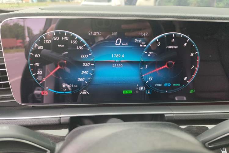 Used Mercedes-Benz GLS 2023 Second Facelift GLS 450 4MATIC Stylish Version Instrument Cluster