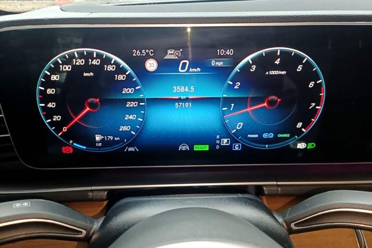 Used Mercedes-Benz GLS 2023 Second Facelift GLS 450 4MATIC Luxury Edition Instrument Cluster