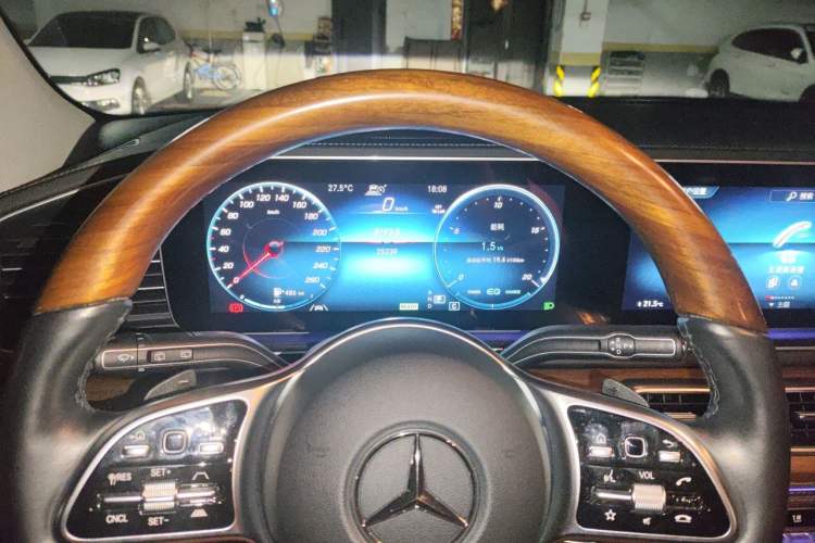 Used Mercedes-Benz GLS 2023 GLS 450 4MATIC Luxury Model Instrument Cluster
