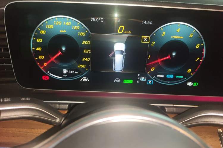 Used Mercedes-Benz GLS 2023 GLS 450 4MATIC Luxury Model Instrument Cluster