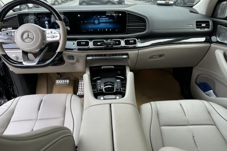 Used Mercedes-Benz GLS 2023 GLS 450 4MATIC Stylish Model Interior 1