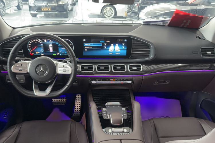 Used Mercedes-Benz GLS 2023 Second Facelift GLS 450 4MATIC Stylish Version Interior 1